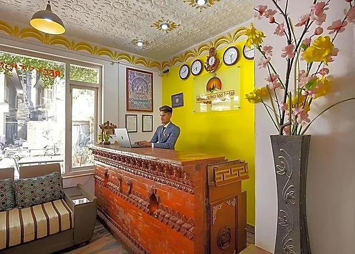 Nomad Hotel 2*