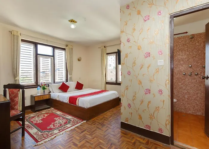 Nomad Hotel 2*