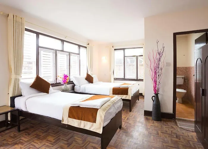 Nomad Hotel 2*